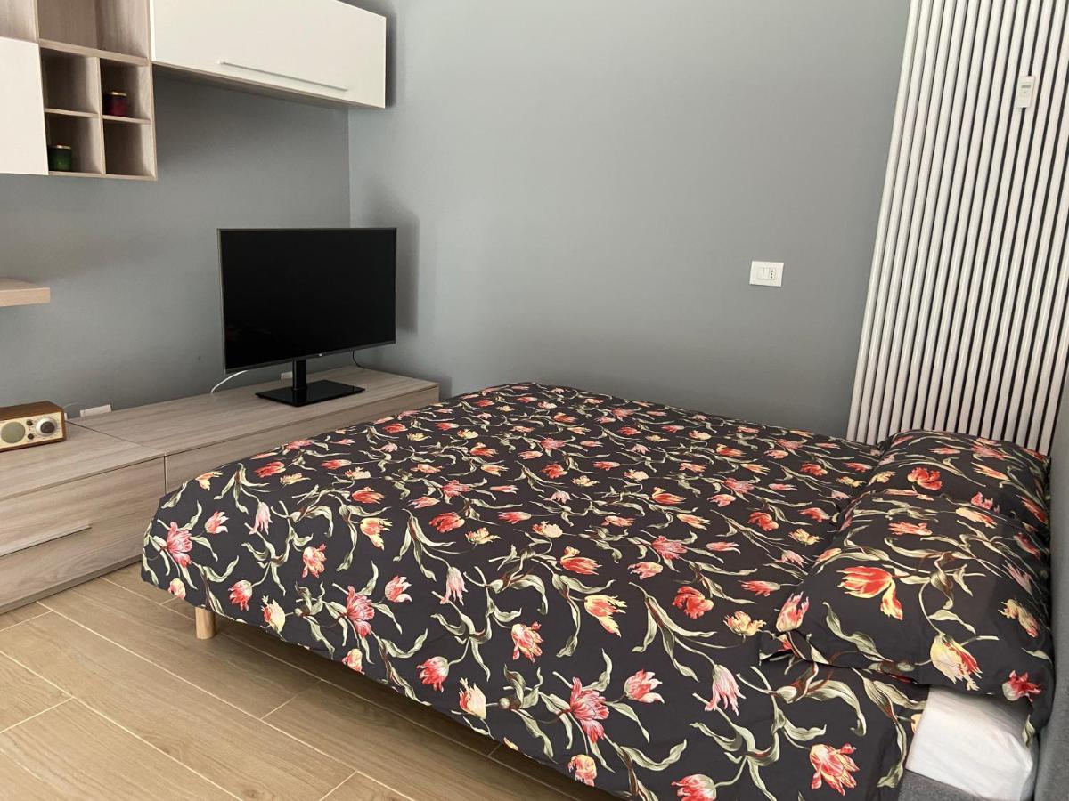Casa Di Laura Mono E Bilo Di Fronte Ospedale San Raffaele Apartman Segrate Kültér fotó